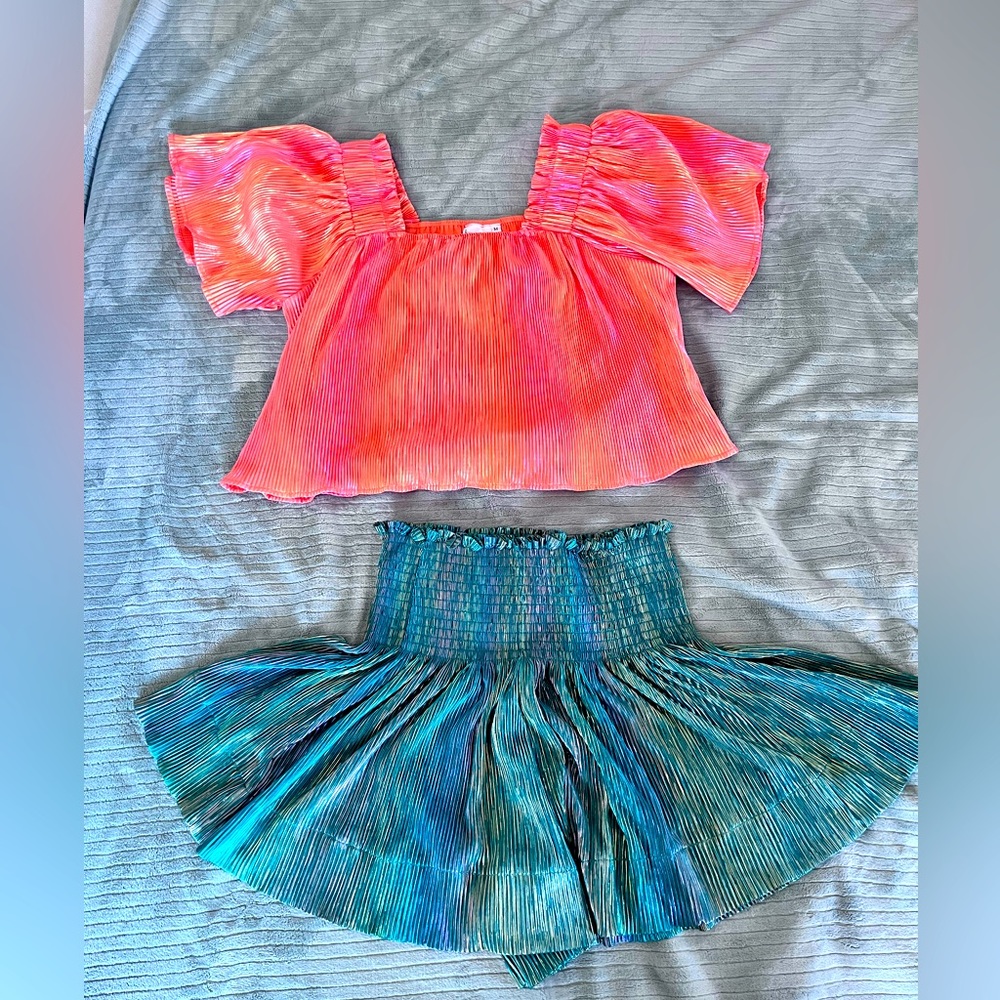 NWOT! QUEEN OF SPARKLES two piece set - Tangerine top/Teal bottom